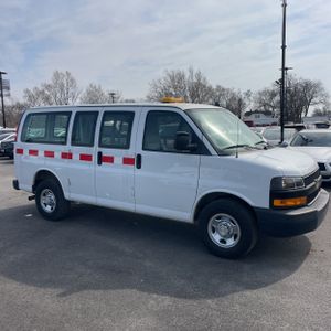 CHEVROLET EXPRESS 2500 - 10