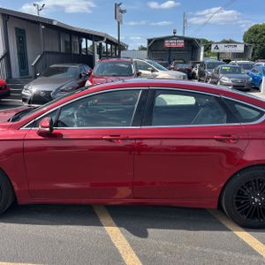 FORD FUSION SE - 4