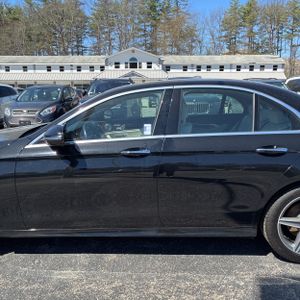 MERCEDES-BENZ E-CLASS - 4