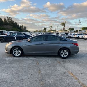 HYUNDAI SONATA GLS - 3