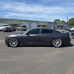 DODGE CHARGER SE - 3