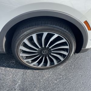 2023 Lincoln NAUTILUS BLACK LABEL thumbnail 20