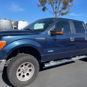 FORD F-150 XLT - 2