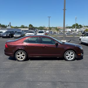 FORD FUSION SE - 10