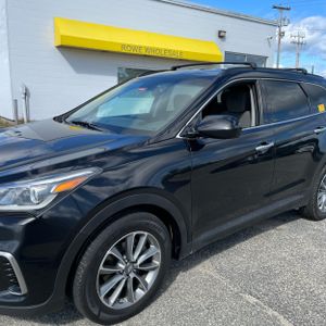 صورة 2 لـ 2017 Hyundai SANTA FE SE