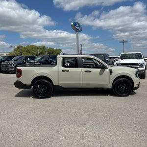 FORD MAVERICK XLT - 10