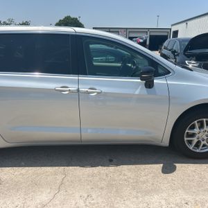 2024 Chrysler PACIFICA TOURING L — миниатюра 11