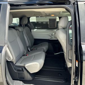 2025 Toyota SIENNA XLE 8-PASSENGER 照片 35