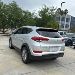 HYUNDAI TUCSON SE - 5
