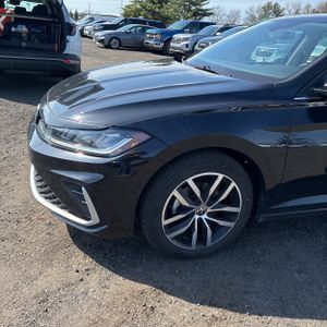 VOLKSWAGEN JETTA SE - 2