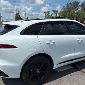 صورة 9 لـ 2024 Jaguar F-PACE P250 R-DYNAMIC S