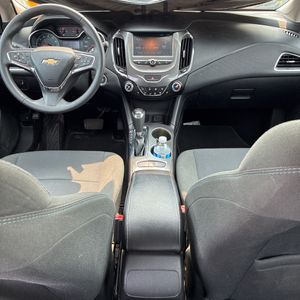 2017 Chevrolet CRUZE LT AUTO thumbnail 36