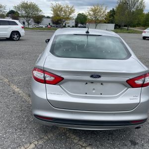 FORD FUSION SE - 7