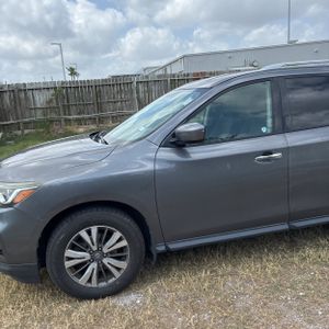 2017 Nissan PATHFINDER S — фото 2
