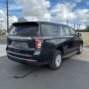 CHEVROLET SUBURBAN LT - 8