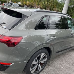 AUDI Q8 E-TRON QUATTRO PREMIUM - 9