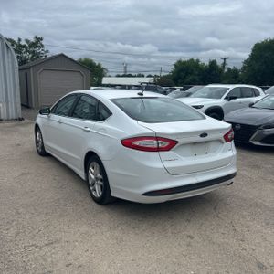 FORD FUSION SE - 4