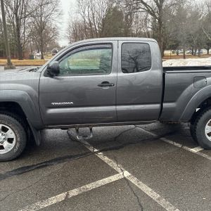 TOYOTA TACOMA - 4