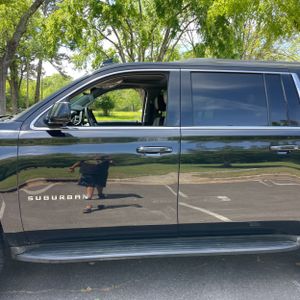 CHEVROLET SUBURBAN LT - 4