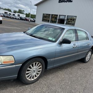 2004 Lincoln TOWN CAR SIGNATURE — фото 2