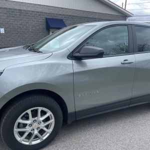 CHEVROLET EQUINOX LS - 2