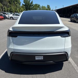 TESLA MODEL Y LONG RANGE - 7
