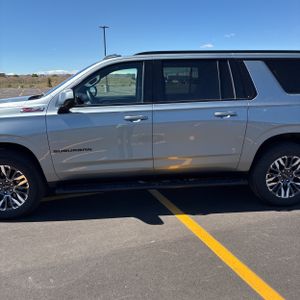 CHEVROLET SUBURBAN Z71 - 4