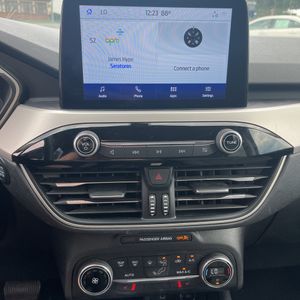 صورة مصغرة 37 لـ 2020 FORD ESCAPE SE