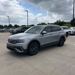 VOLKSWAGEN TIGUAN SE - 1