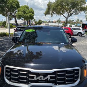 صورة 15 لـ 2024 KIA TELLURIDE S