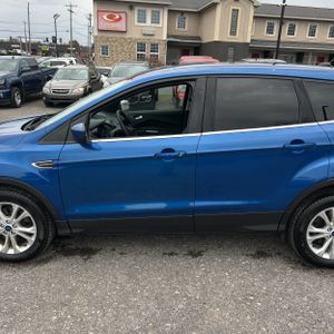 FORD ESCAPE SE - 4