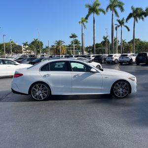 صورة 10 لـ 2023 Mercedes-BENZ C-CLASS AMG