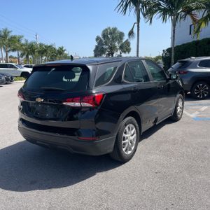 صورة 8 لـ 2022 Chevrolet EQUINOX LS