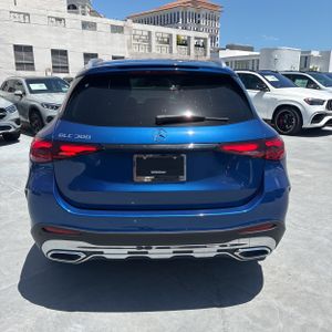 صورة 7 لـ 2023 Mercedes-BENZ GLC
