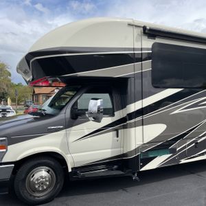 FORD E-450 CUTAWAY - 2