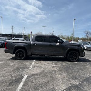 TOYOTA TUNDRA - 10
