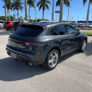 PORSCHE MACAN - 8