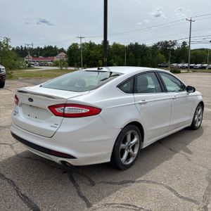 FORD FUSION SE - 6