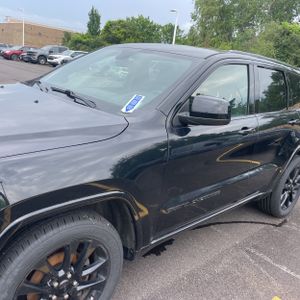 صورة 2 لـ 2017 JEEP GRAND CHEROKEE ALTITUDE