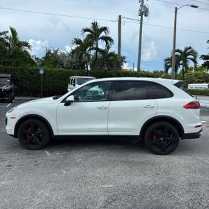 صورة 3 لـ 2016 Porsche CAYENNE BASE