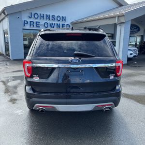 FORD EXPLORER XLT - 7