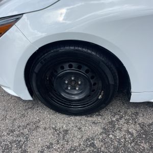 صورة مصغرة 15 لـ 2023 Toyota COROLLA LE