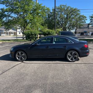AUDI A4 2.0T PREMIUM - 3