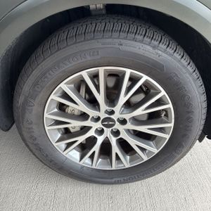 2025 Genesis GV80 2.5T STANDARD — фото 18