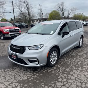 CHRYSLER PACIFICA TOURING L - 1