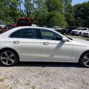 صورة مصغرة 11 لـ 2017 Mercedes-BENZ E-CLASS