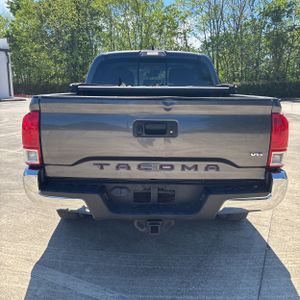 Toyota Tacoma SR5 V6 - 7