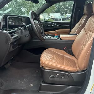 صورة 31 لـ 2022 Cadillac ESCALADE ESV SPORT