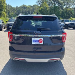 FORD EXPLORER XLT - 7