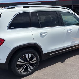 MERCEDES-BENZ GLB - 9